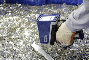 奥林巴斯废旧金属分析仪作为金属废料回收行业的利器，主要是因为其能够准确检测原料中的成分，通过准确的检测结果，废料回收工作人员能快速确定原料的品质种类，无需多次检验确定原料中的元素含量。